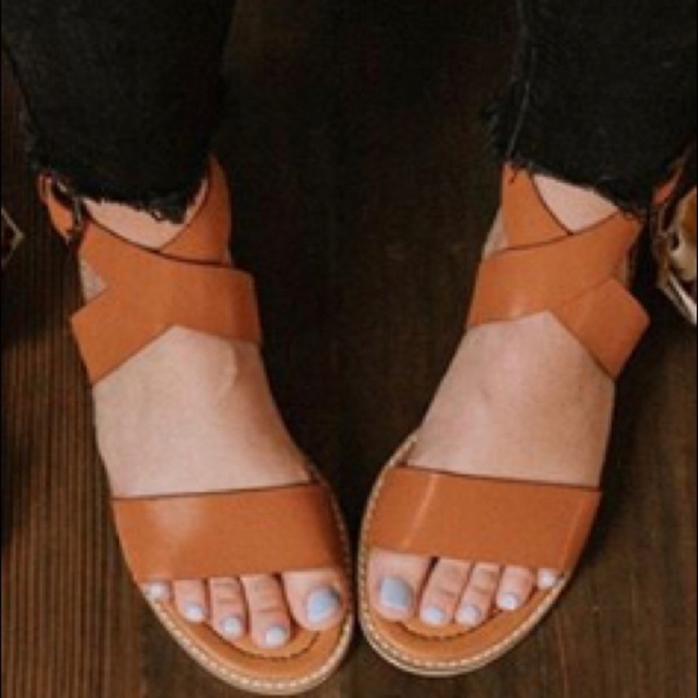 New tan strappy flat espadrilles - Picture 4 of 13